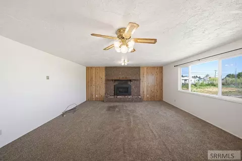 Living - 4013 E 107 N, Ucon, ID 83454 photo 3 of 5