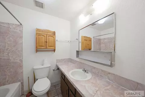 Bath - 4013 E 107 N, Ucon, ID 83454 photo 3 of 7