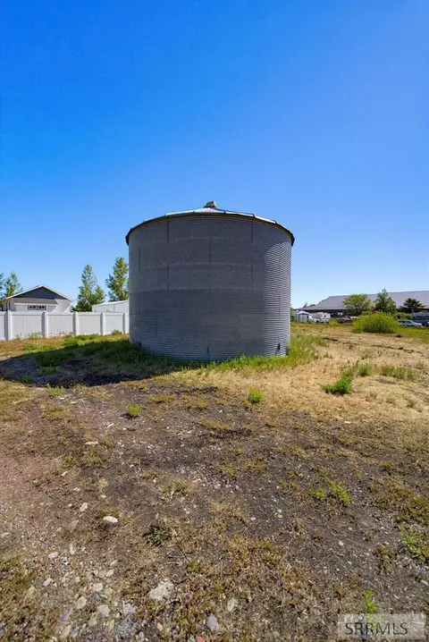 Exterior - 4013 E 107 N, Ucon, ID 83454 photo 5 of 8