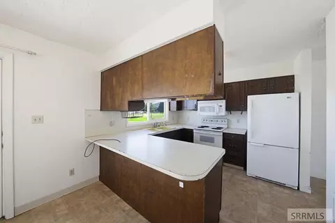 Kitchen - 4013 E 107 N, Ucon, ID 83454 photo 3 of 3