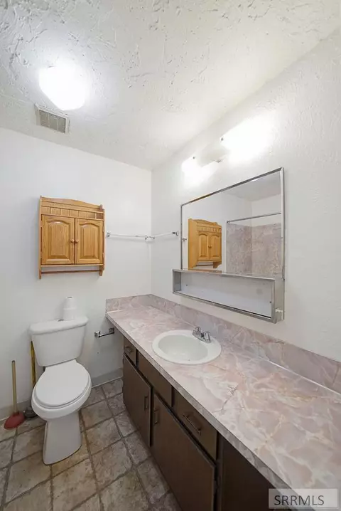 Bath - 4013 E 107 N, Ucon, ID 83454 photo 4 of 7