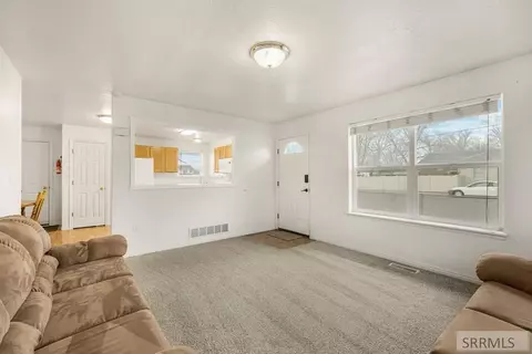 Living - 855 E Walnut St, Pocatello, ID 83201 photo 1 of 1