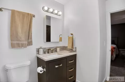 Bath - 4465 E Cochise Dr, Ammon, ID 83406 photo 4 of 6