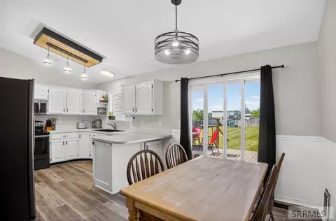Dining - 4465 E Cochise Dr, Ammon, ID 83406 photo 1 of 1