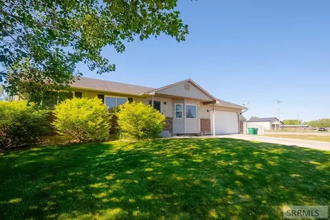 Exterior - 4465 E Cochise Dr, Ammon, ID 83406 photo 2 of 5