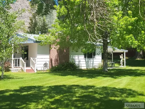 Exterior - 560 N Front St, Arco, ID 83213 photo 5 of 14