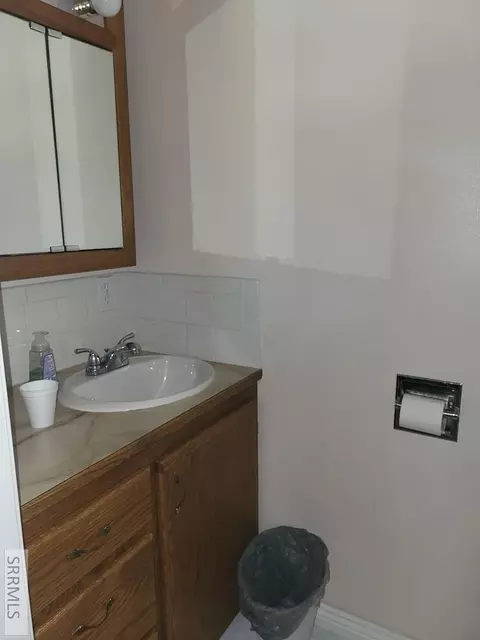 Bath - 560 N Front St, Arco, ID 83213 photo 1 of 5