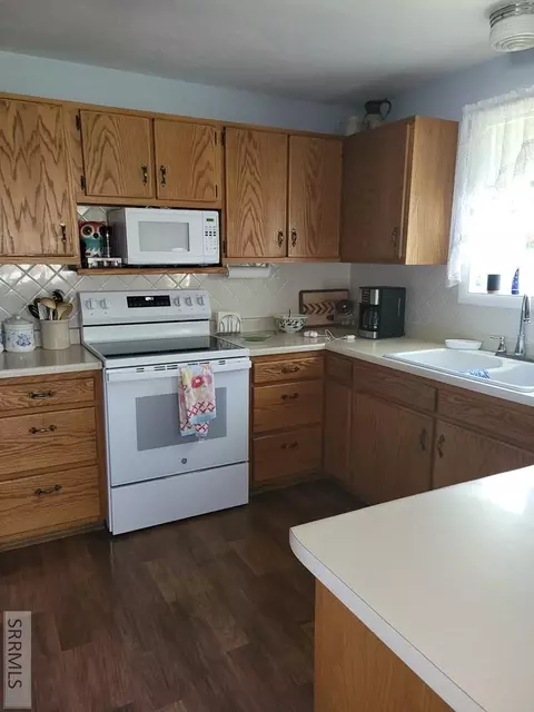 Kitchen - 560 N Front St, Arco, ID 83213 photo 2 of 5
