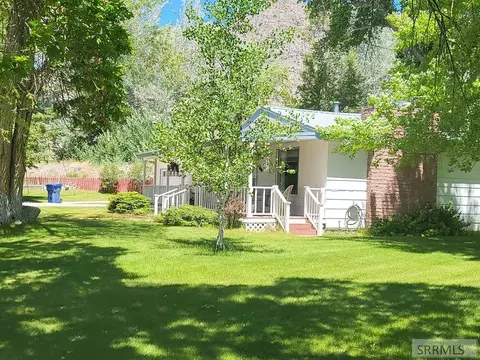 Exterior - 560 N Front St, Arco, ID 83213 photo 3 of 14