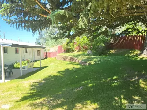 Exterior - 560 N Front St, Arco, ID 83213 photo 9 of 14