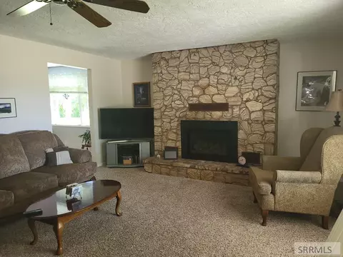 Living - 560 N Front St, Arco, ID 83213 photo 2 of 4