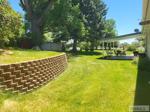 Exterior - 560 N Front St, Arco, ID 83213 photo 11 of 14
