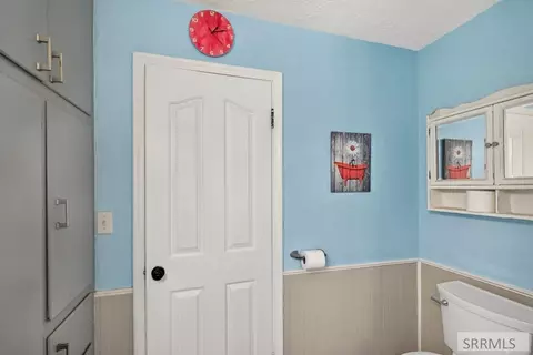 Bath - 810 S Main St, Grace, ID 83241 photo 2 of 3