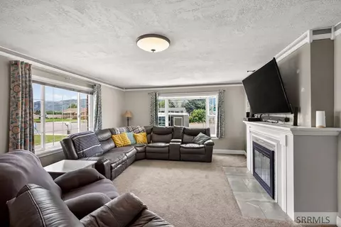 Living - 810 S Main St, Grace, ID 83241 photo 1 of 2