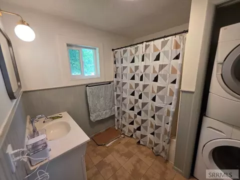 Bath - 246 S 2nd E, Rexburg, ID 83440 photo 6 of 7