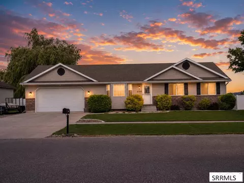 2890 N Azure Dr, Idaho Falls, ID 83401