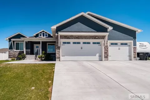4839 Luxor Dr, Ammon, ID 83401