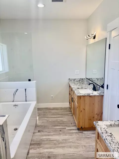 Bath - 3780 E 369 N, Rigby, ID 83442 photo 2 of 6