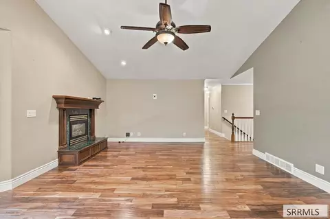 Living - 256 E 5th S, Rexburg, ID 83440 photo 2 of 6