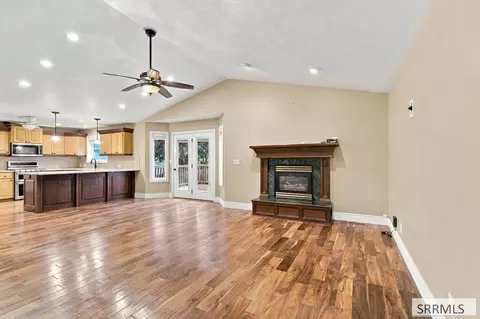 Living - 256 E 5th S, Rexburg, ID 83440 photo 3 of 6