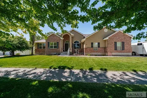 5520 Veil Dr, Idaho Falls, ID 83406