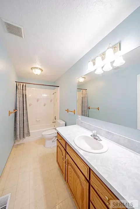 Bath - 3071 E 670 N, Roberts, ID 83444 photo 6 of 6