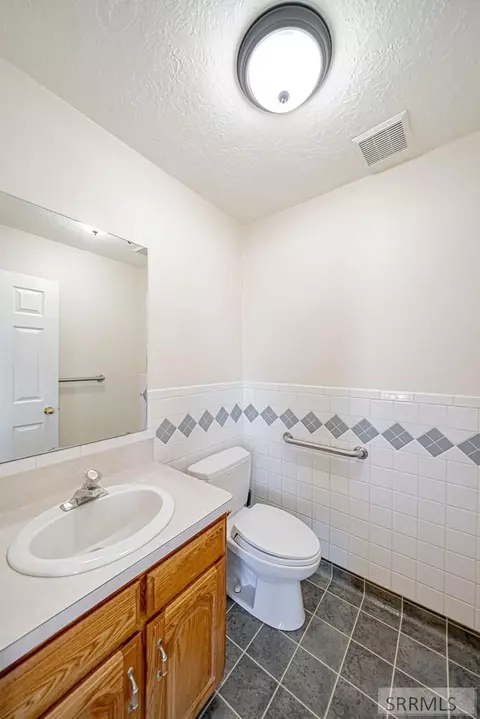 Bath - 3071 E 670 N, Roberts, ID 83444 photo 1 of 6