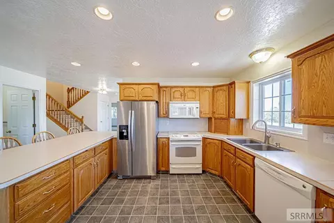 Kitchen - 3071 E 670 N, Roberts, ID 83444 photo 2 of 5