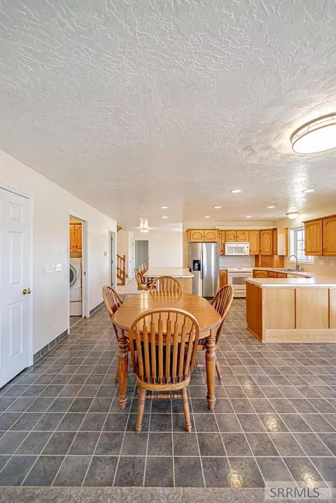 Dining - 3071 E 670 N, Roberts, ID 83444 photo 1 of 2