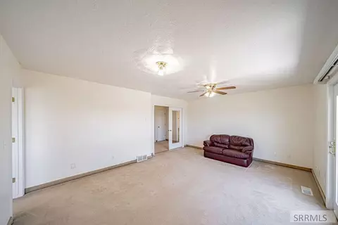 Living - 3071 E 670 N, Roberts, ID 83444 photo 8 of 8