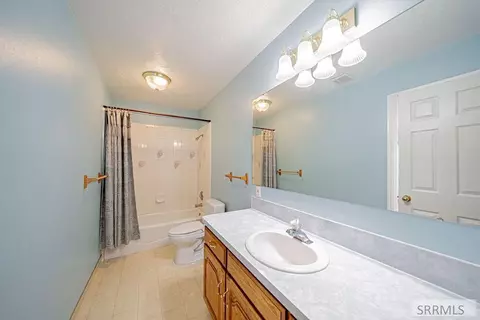 Bath - 3071 E 670 N, Roberts, ID 83444 photo 5 of 6