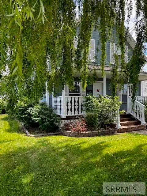 305 S Park Ave, Shelley, ID 83274