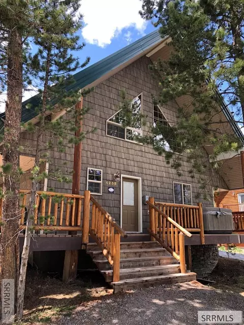 4238 Grandview Dr, Island Park, ID 83429