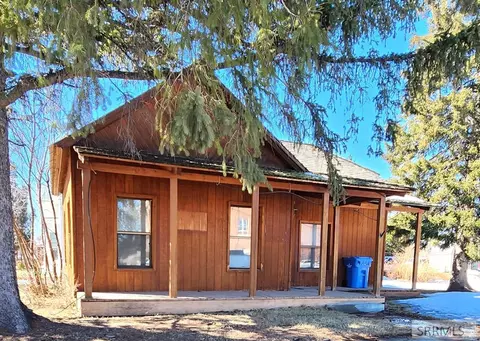 109 N 2nd W, Saint Anthony, ID 83445