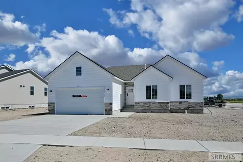 977 Montezuma St, Idaho Falls, ID 83402