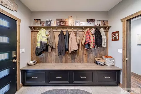 Entry Way - 81 Hawberry, Irwin, ID 83428 photo 4 of 5