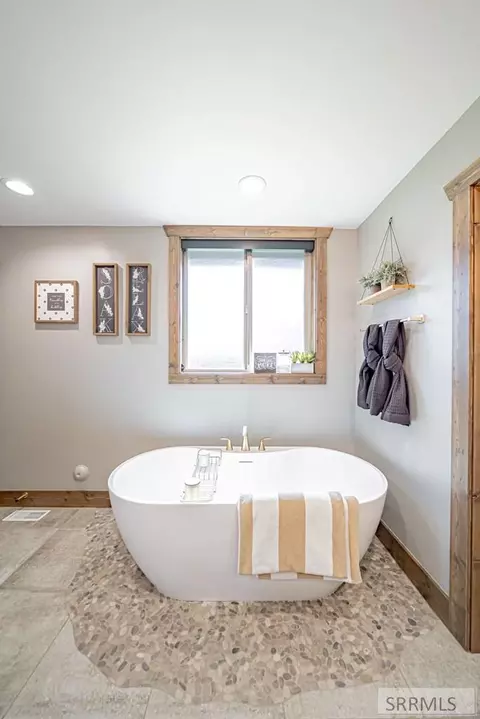 Bath - 81 Hawberry, Irwin, ID 83428 photo 2 of 17