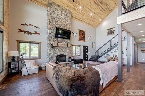 Living - 81 Hawberry, Irwin, ID 83428 photo 5 of 11