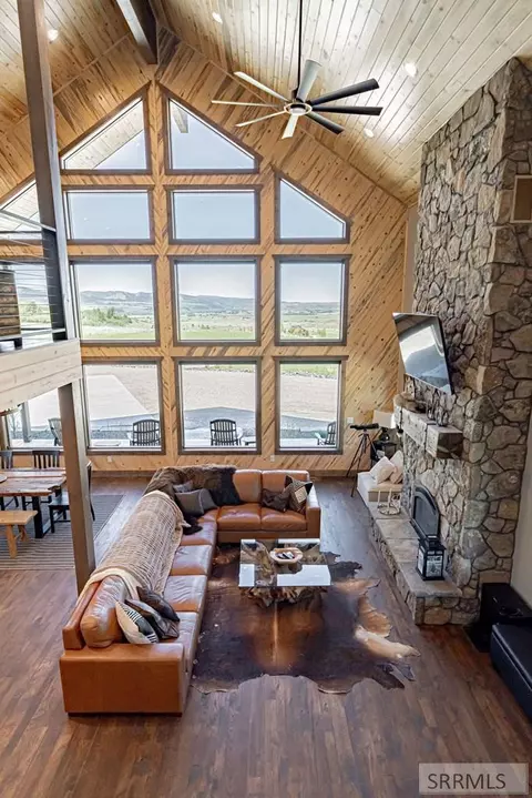 Living - 81 Hawberry, Irwin, ID 83428 photo 10 of 11