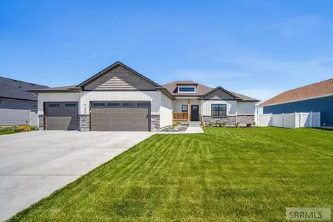 902 Jack Ln, Idaho Falls, ID 83402