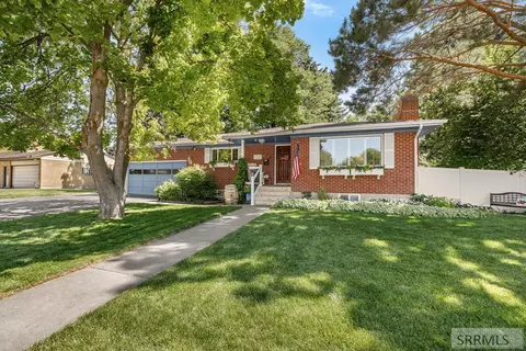 992 Redwood St, Idaho Falls, ID 83401