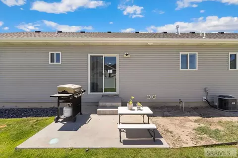 Exterior - 585 Washington Loop, Rigby, ID 83442 photo 2 of 8