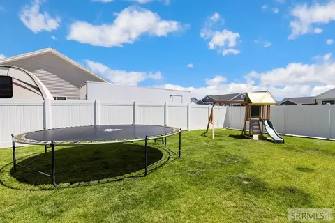 Exterior - 585 Washington Loop, Rigby, ID 83442 photo 6 of 8