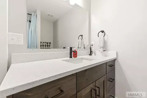 Bath - 585 Washington Loop, Rigby, ID 83442 photo 2 of 4