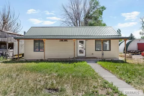 667 Decoria Ave, Arco, ID 83213