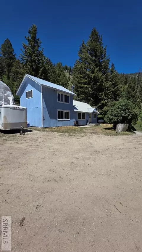 2209 Panther Creek Rd, Salmon, ID 83467