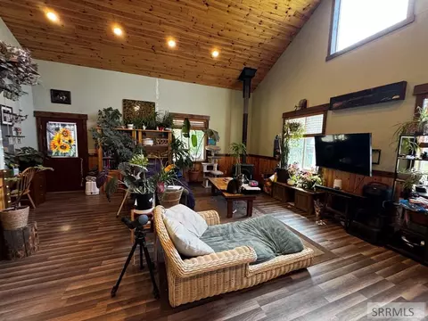 Living - 7 Shady Ln, North Fork, ID 83466 photo 2 of 3