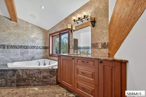 Bath - 1755 E Nestor, Inkom, ID 83245 photo 5 of 6