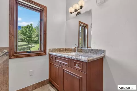 Bath - 1755 E Nestor, Inkom, ID 83245 photo 2 of 6