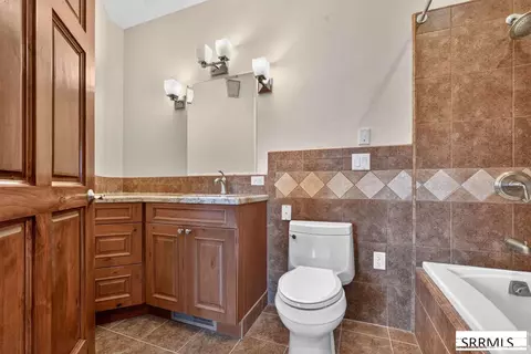 Bath - 1755 E Nestor, Inkom, ID 83245 photo 3 of 6